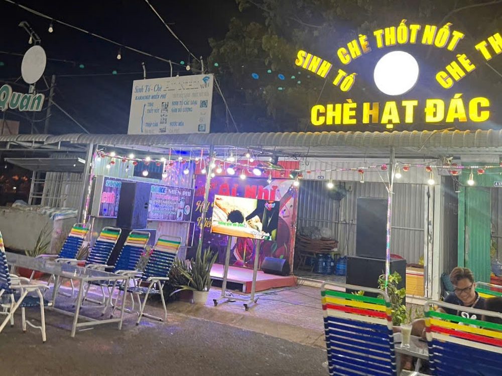 Chè bình dân tại chợ Hà Tiên